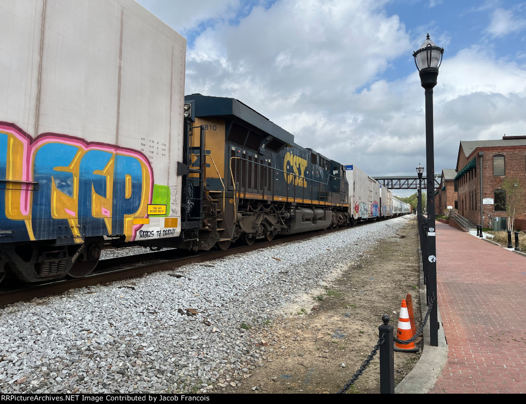 CSX 810